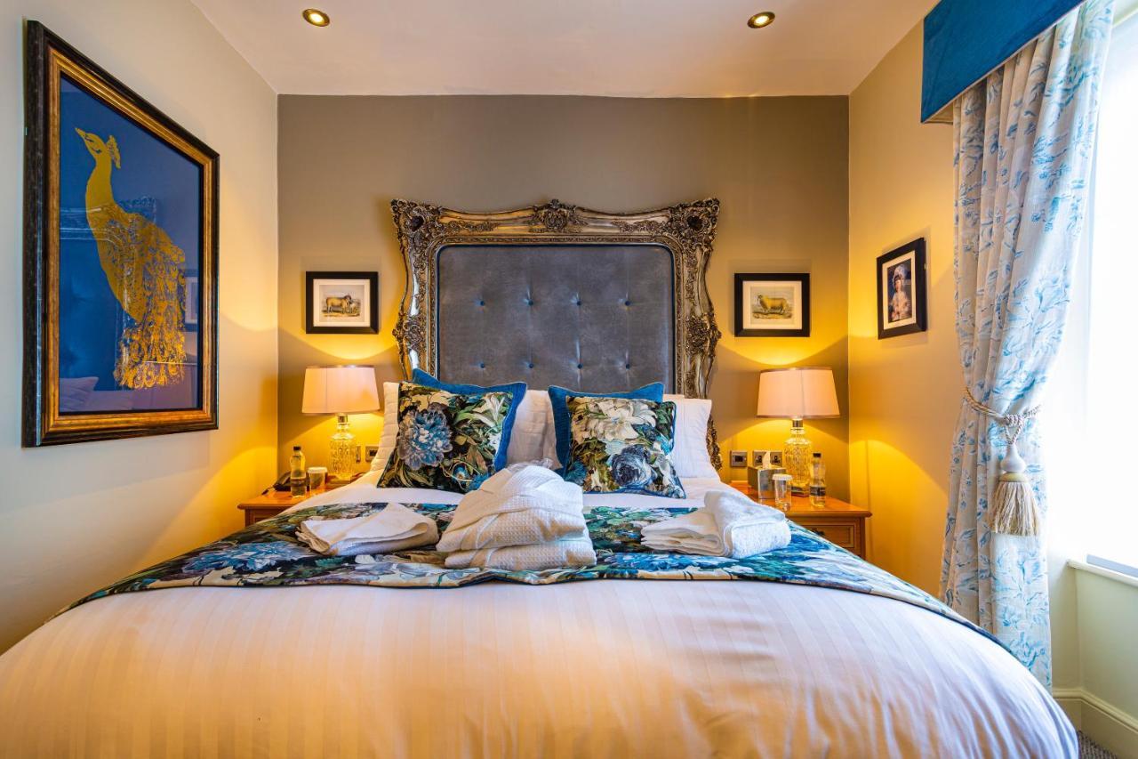 The Rutland Arms Hotel, Bakewell, Derbyshire Zewnętrze zdjęcie