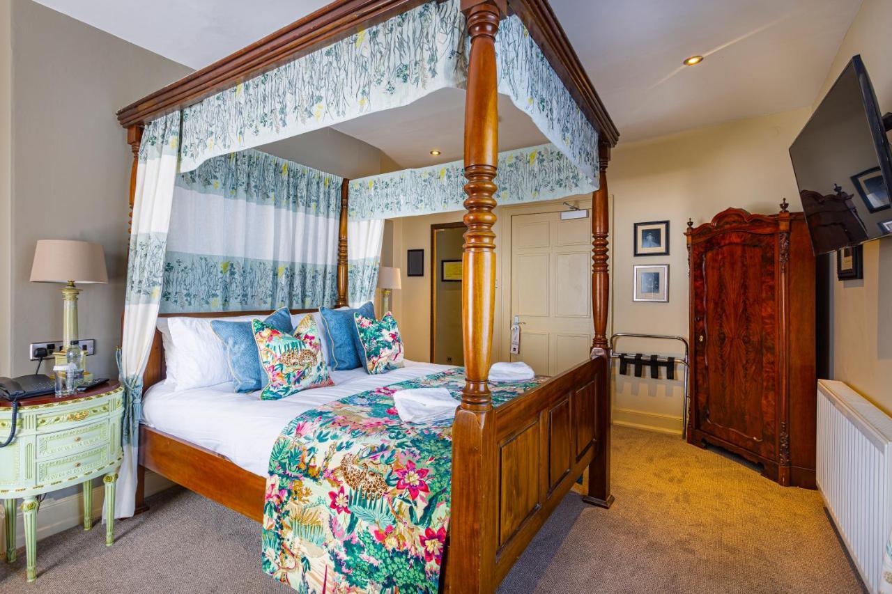 The Rutland Arms Hotel, Bakewell, Derbyshire Zewnętrze zdjęcie