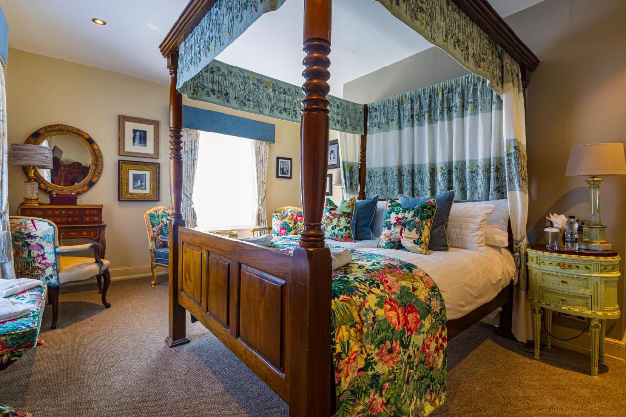 The Rutland Arms Hotel, Bakewell, Derbyshire Zewnętrze zdjęcie