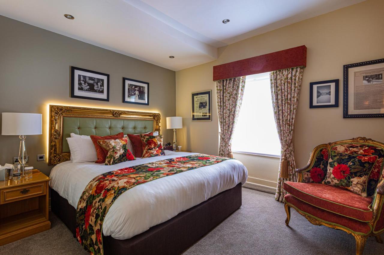 The Rutland Arms Hotel, Bakewell, Derbyshire Zewnętrze zdjęcie