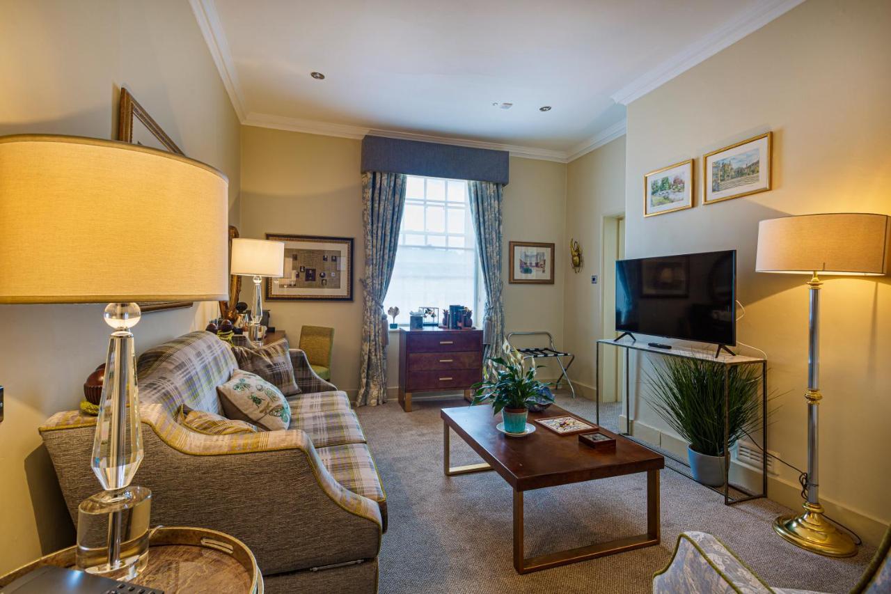 The Rutland Arms Hotel, Bakewell, Derbyshire Zewnętrze zdjęcie