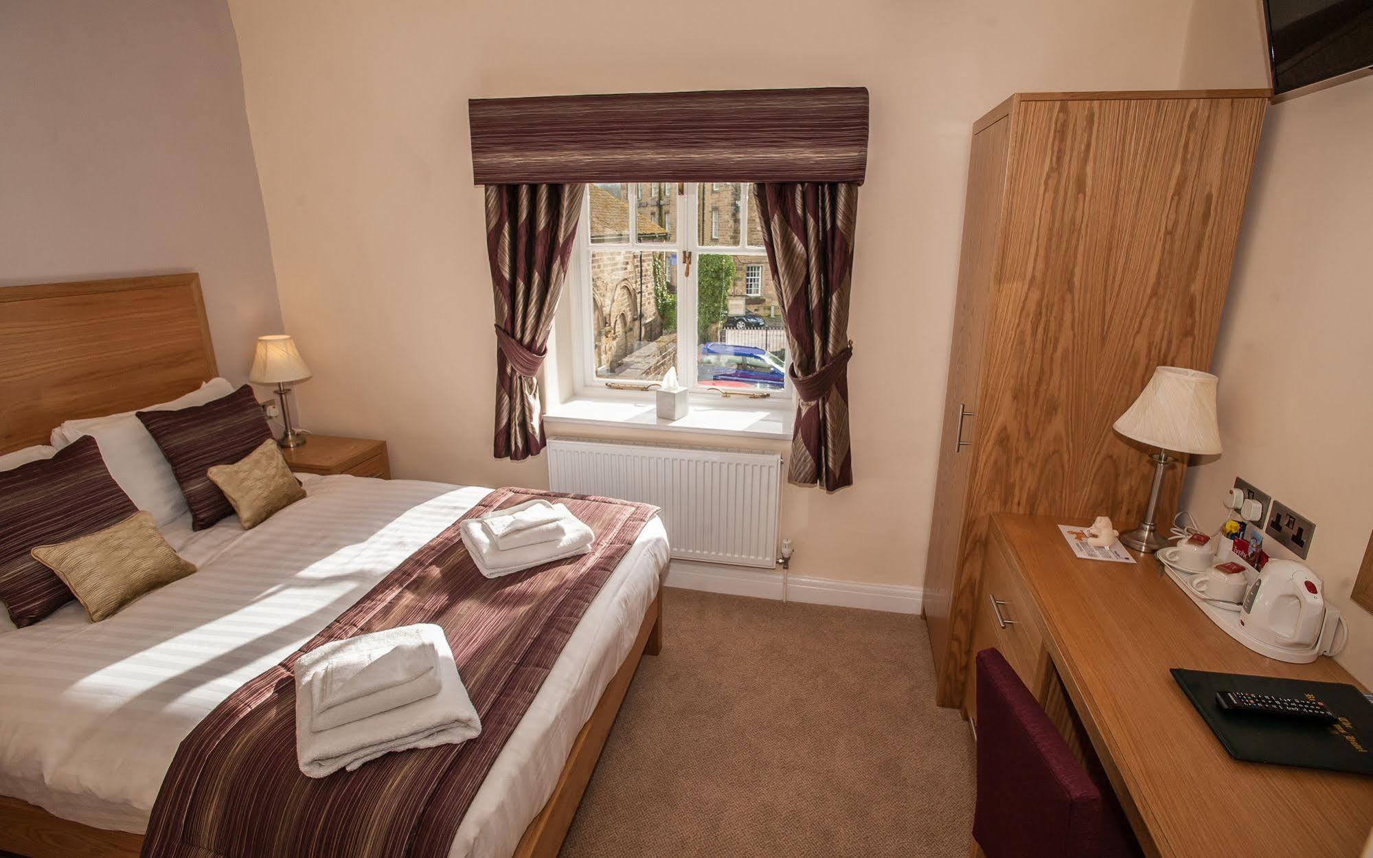 The Rutland Arms Hotel, Bakewell, Derbyshire Zewnętrze zdjęcie